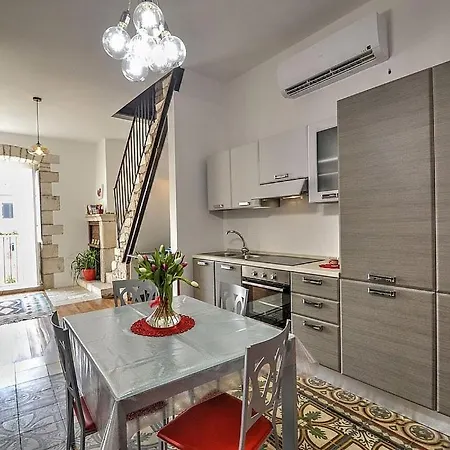 Tatil Evi Sleeps 4 Air Con Wifi Turi