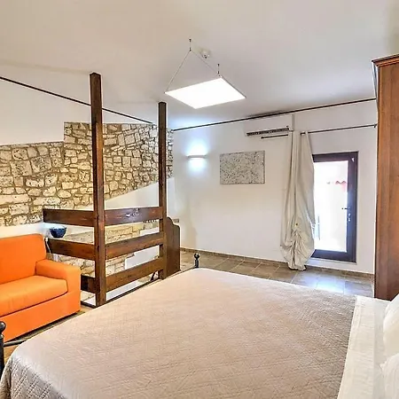 Sleeps 4 Air Con Wifi Turi